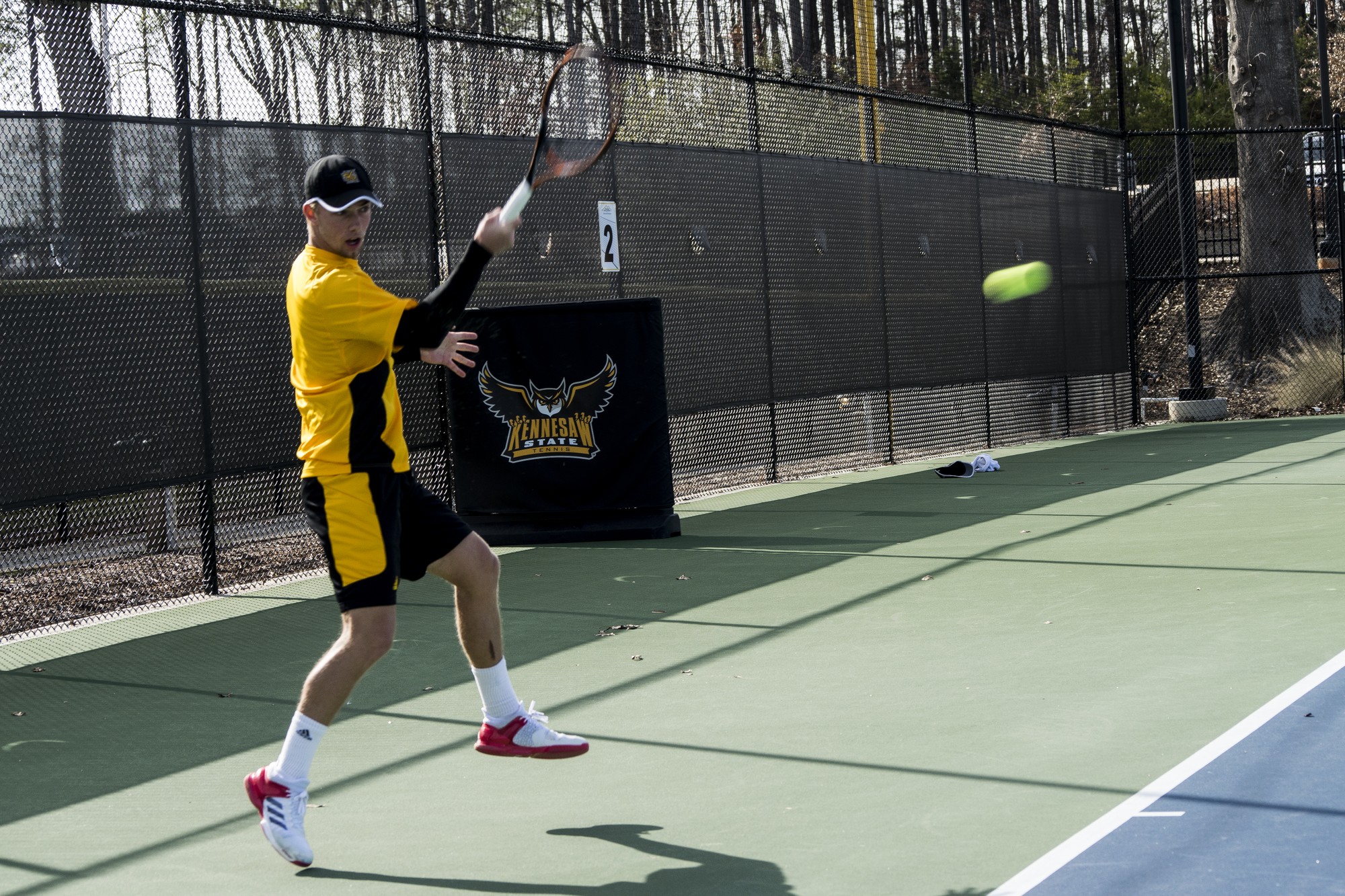 KSU tennis loses early lead to undefeated team