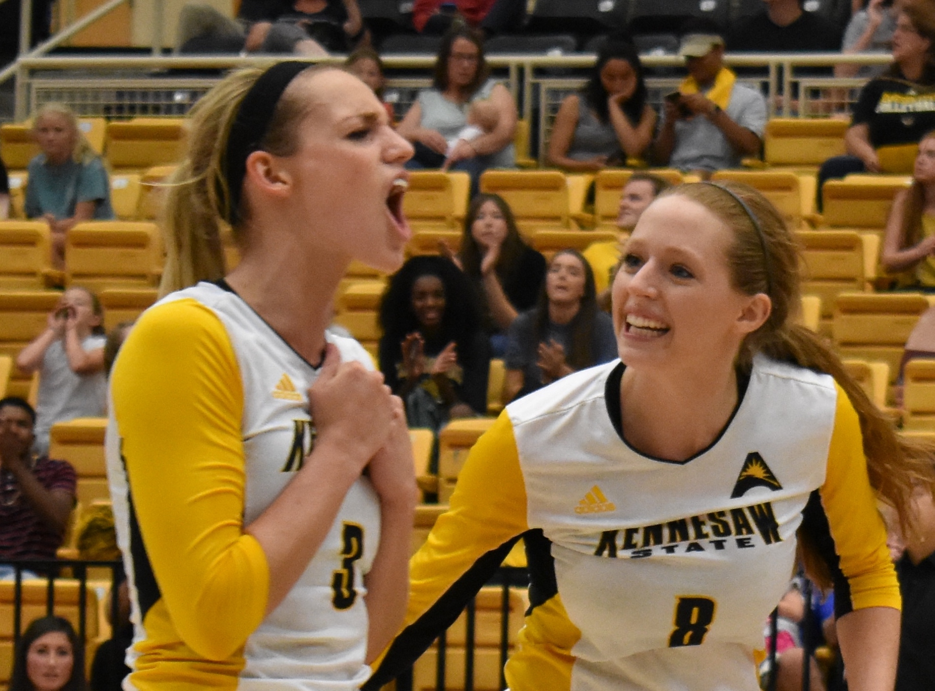 KSU volleyball escapes with first conference win
