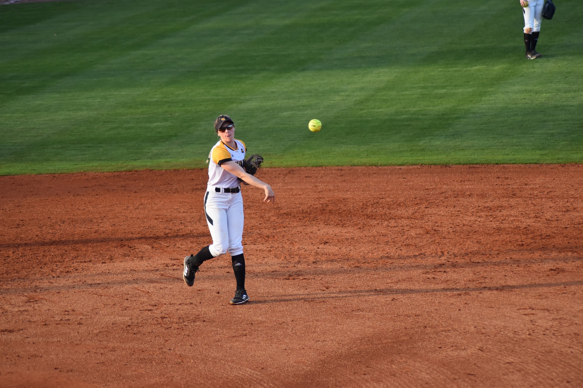 Softball wins four of five in dominant tournament performance