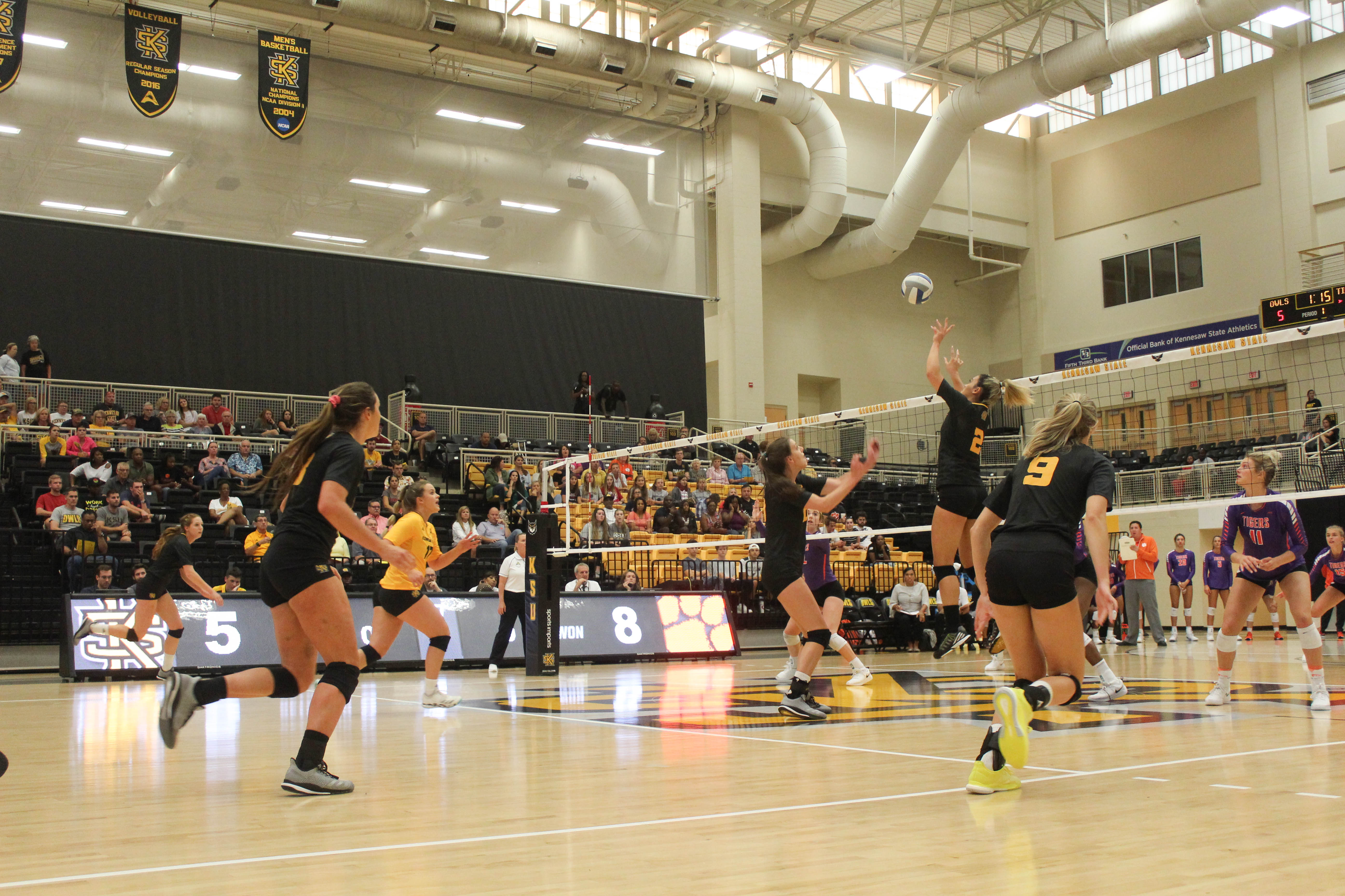 Winning streak ends for Volleyball after tough slate