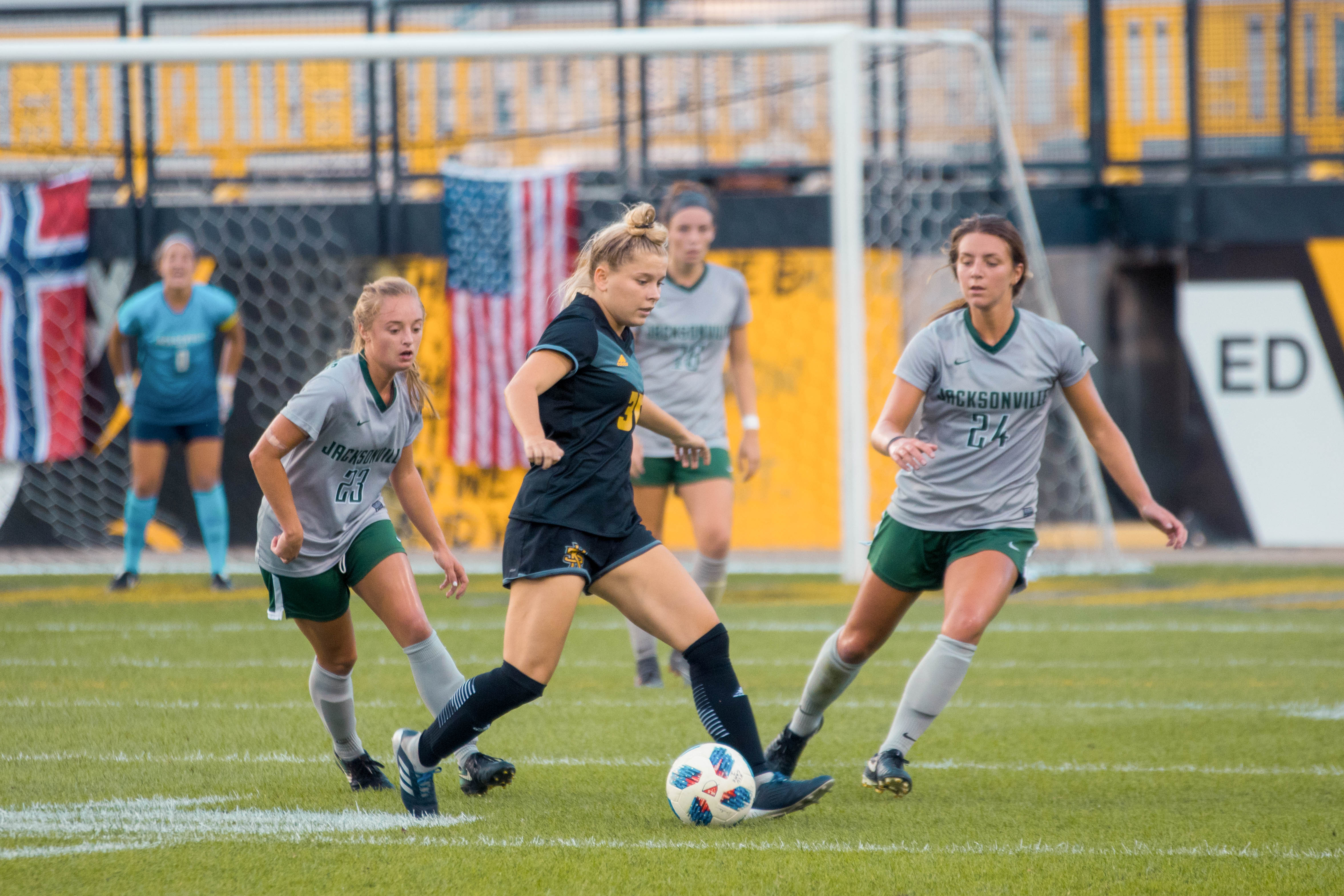 Soccer extends home winning streak before rallying past North Florida