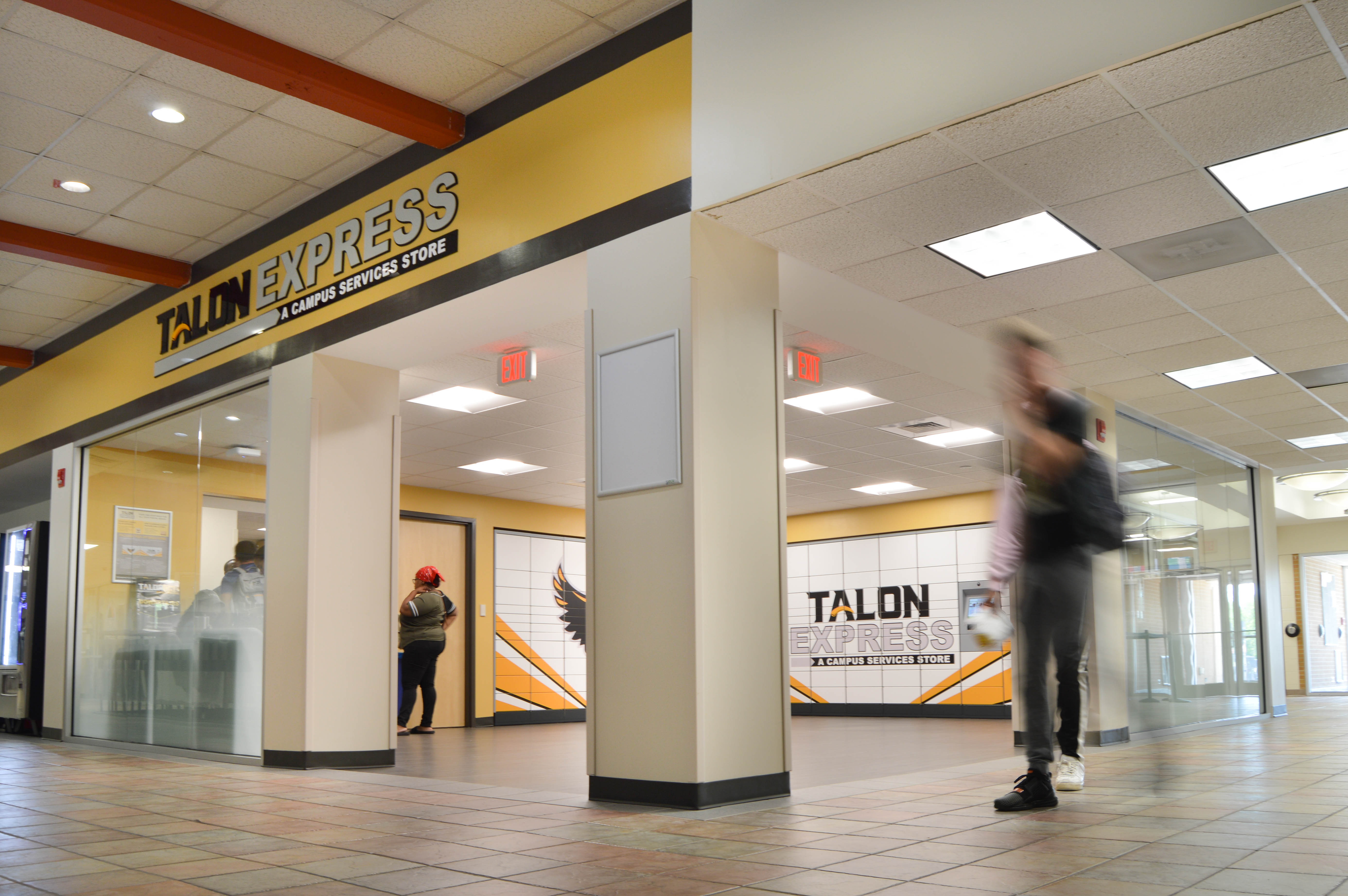 New store offers printing, shipping services on campus