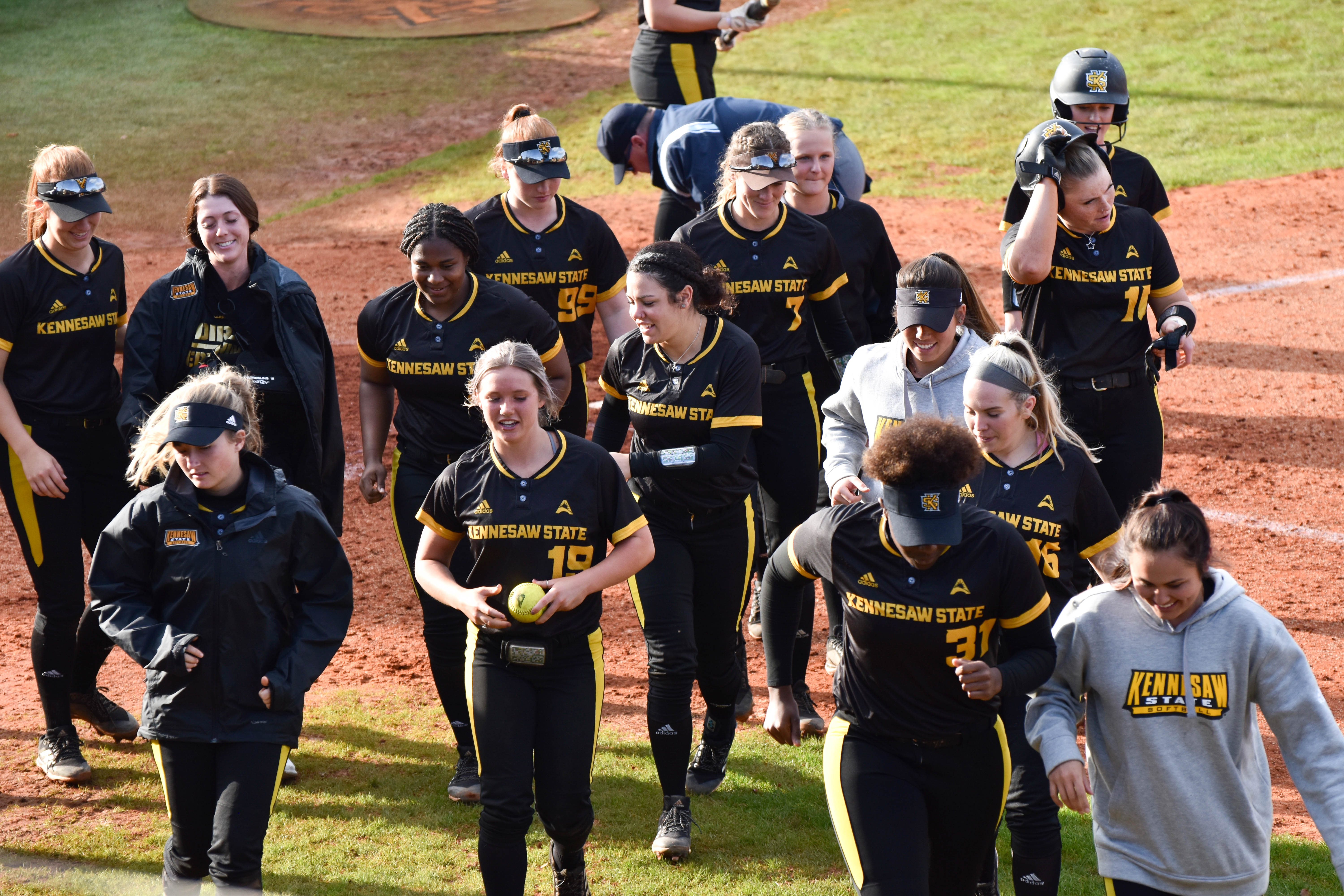 Softball continues to improve, wins three of four over weekend