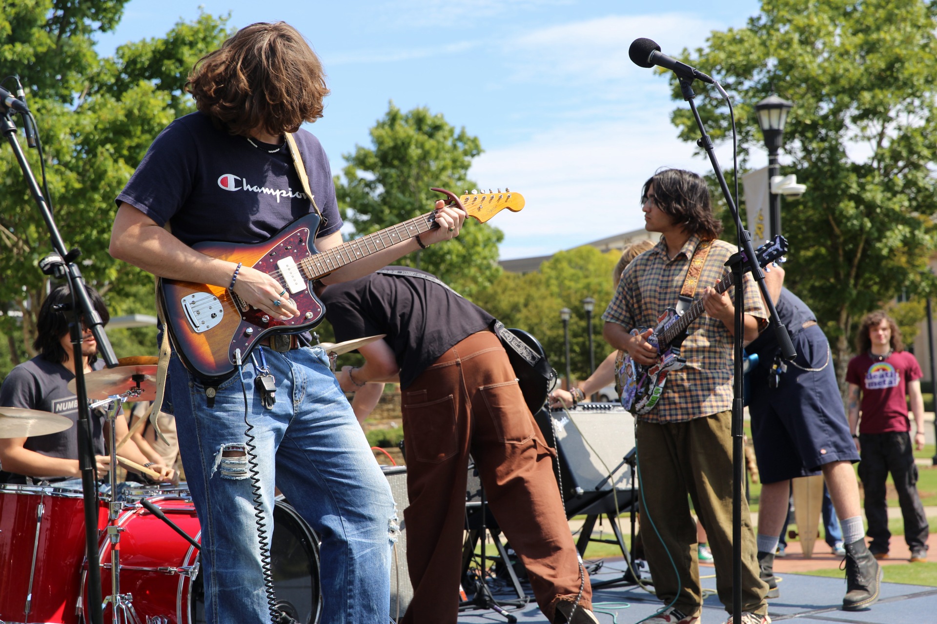Musicians launch Battle of the Bands, draw hundreds to campus green