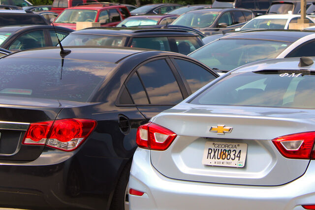 KSU administration responds to oversold parking pass allegations