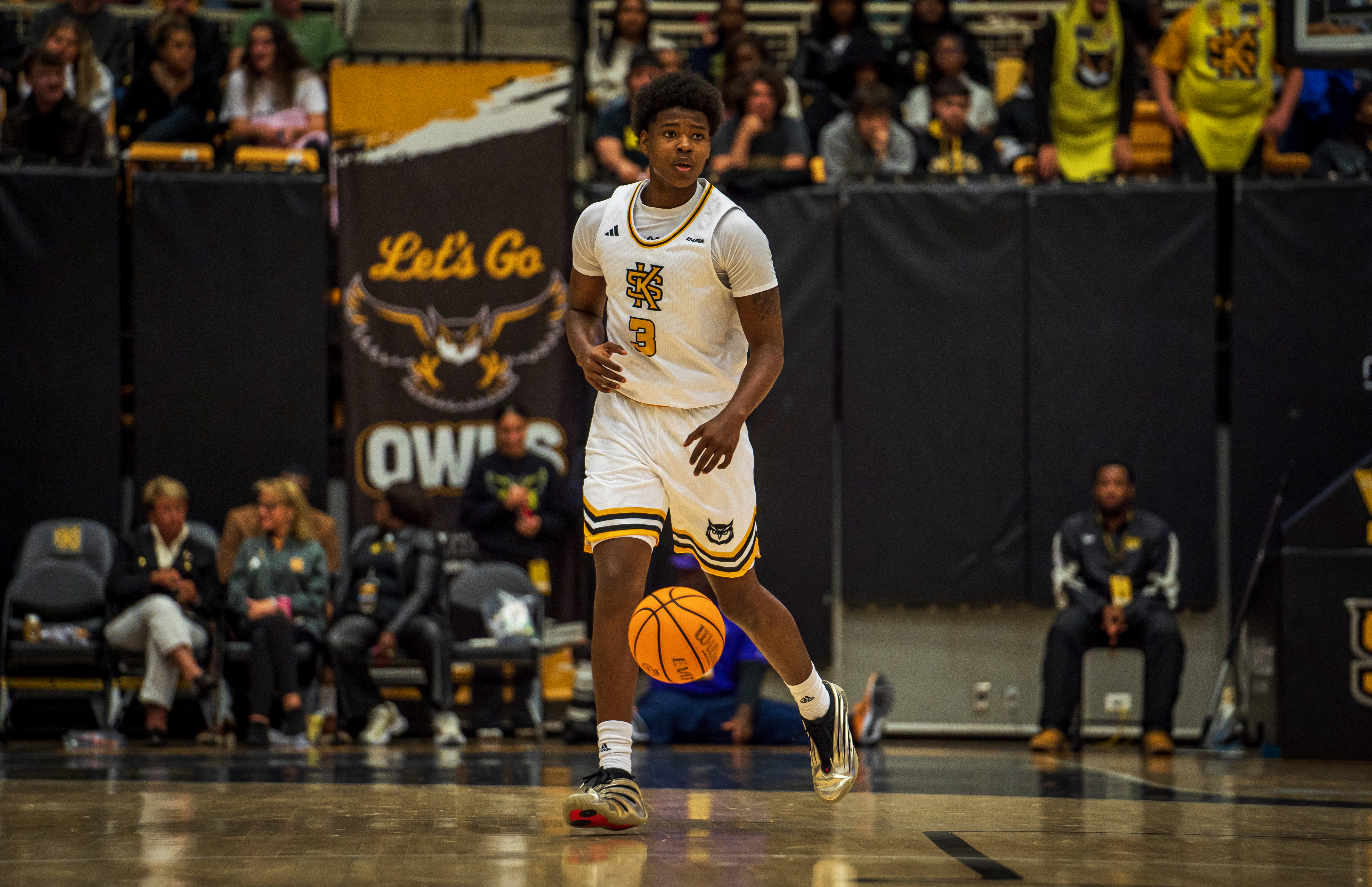 Men’s basketball dominates Florida A&M in confident first road test