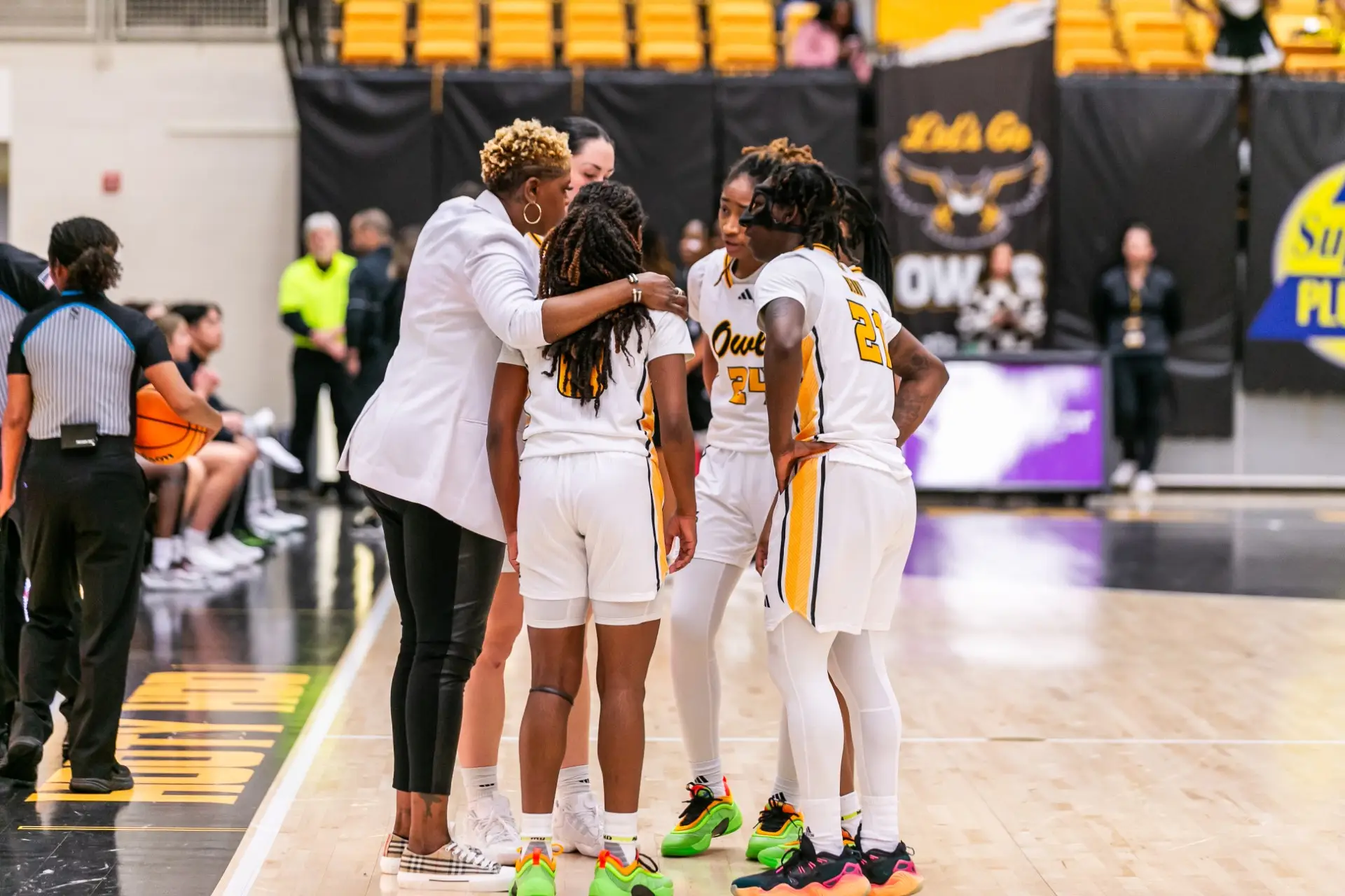 Women’s basketball knocks off undefeated Tennessee Tech 61-60