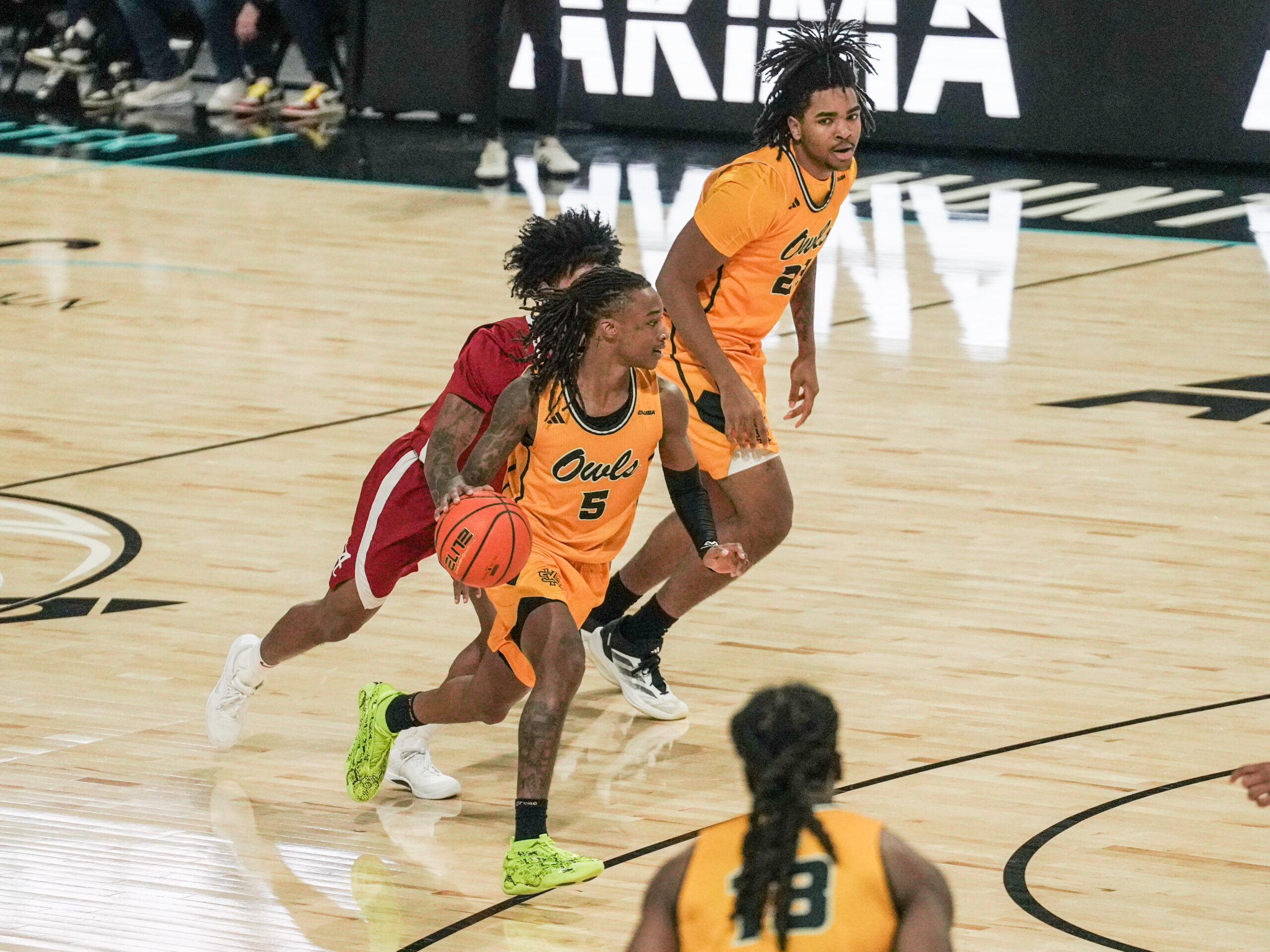 Early hole too much as men’s basketball falls 92-81 to No. 16 Alabama