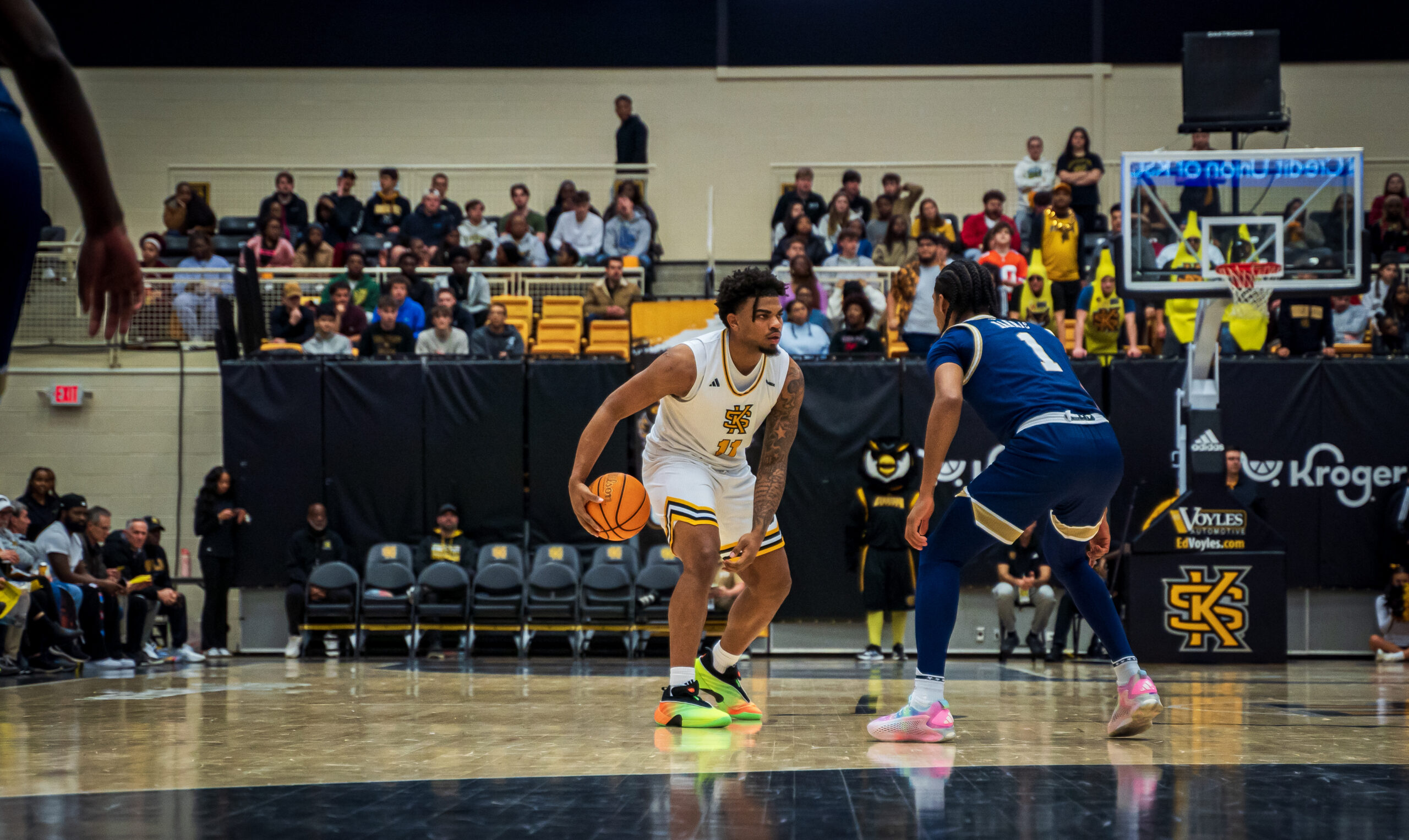 Men’s basketball sees winning streak snapped, Johnson stays on roll