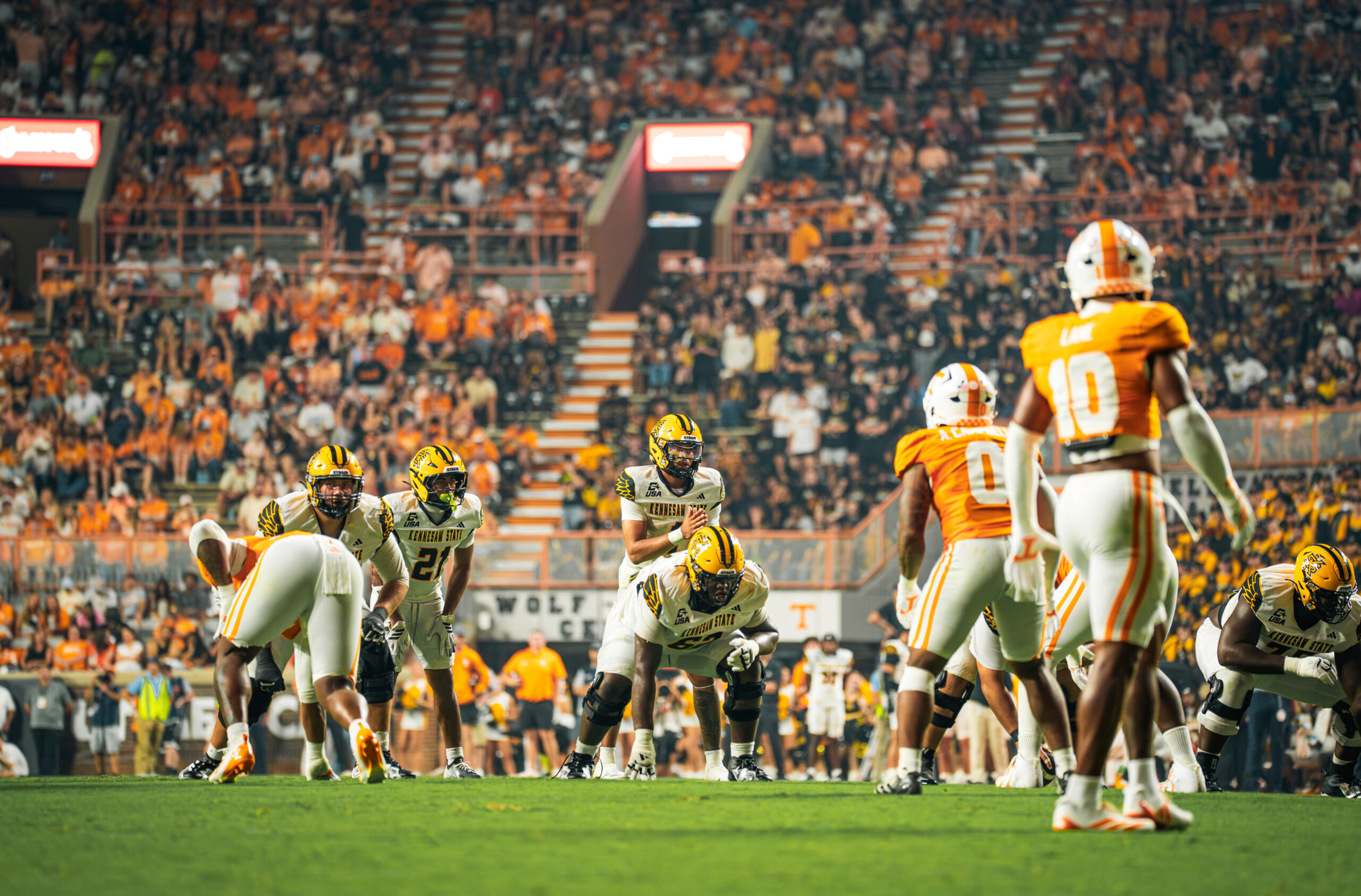 Football overwhelmed by No. 15 Tennessee