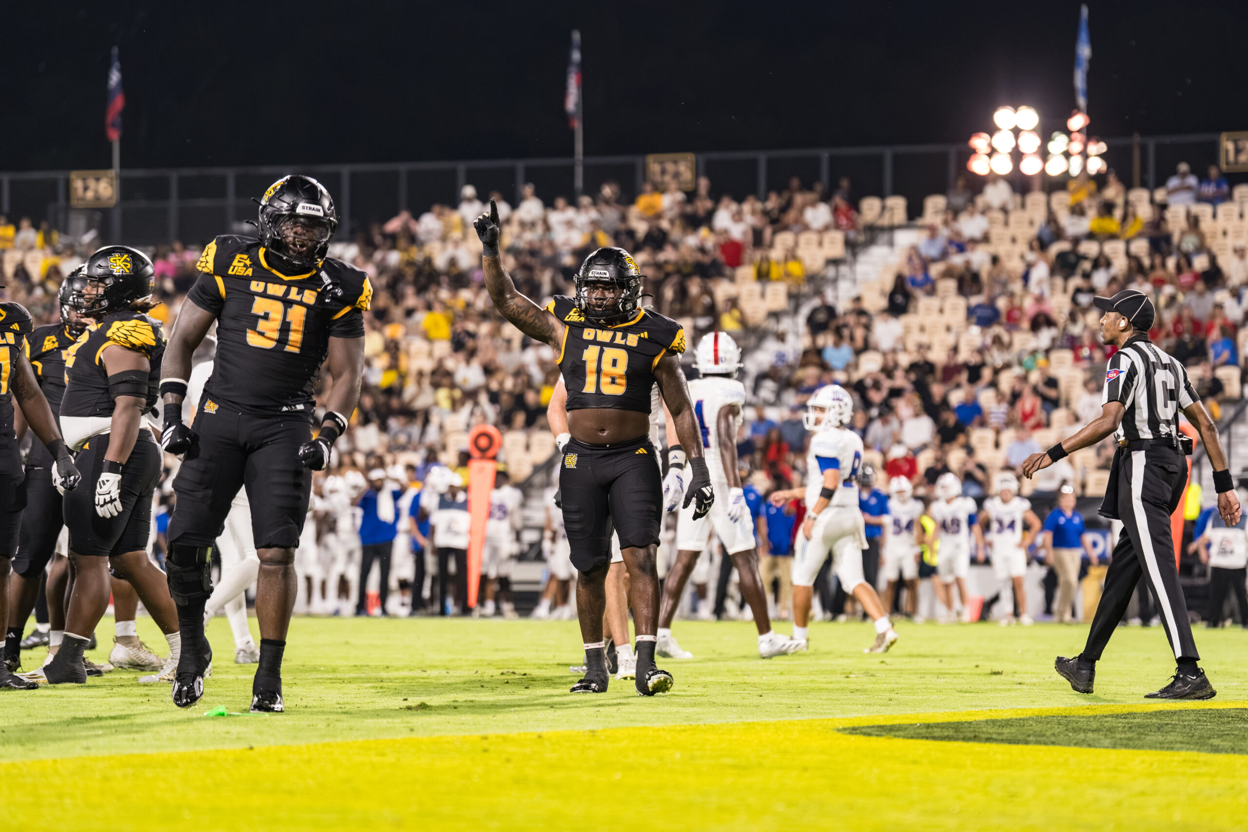 Football looks to finish non-conference slate with win vs. Arkansas State